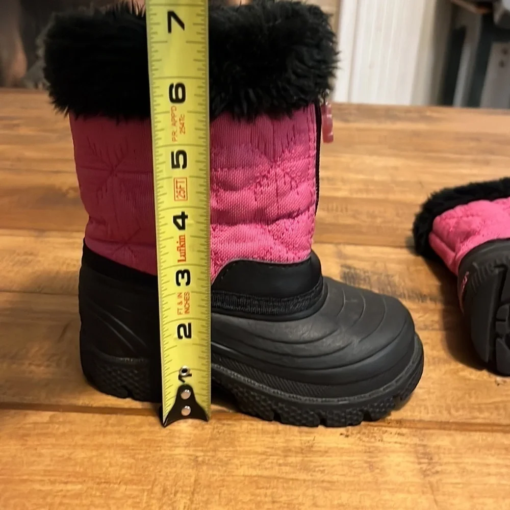 𝅺khombu Little Snowflake girls Snow/Rain Boots, size 7, pink and black.
